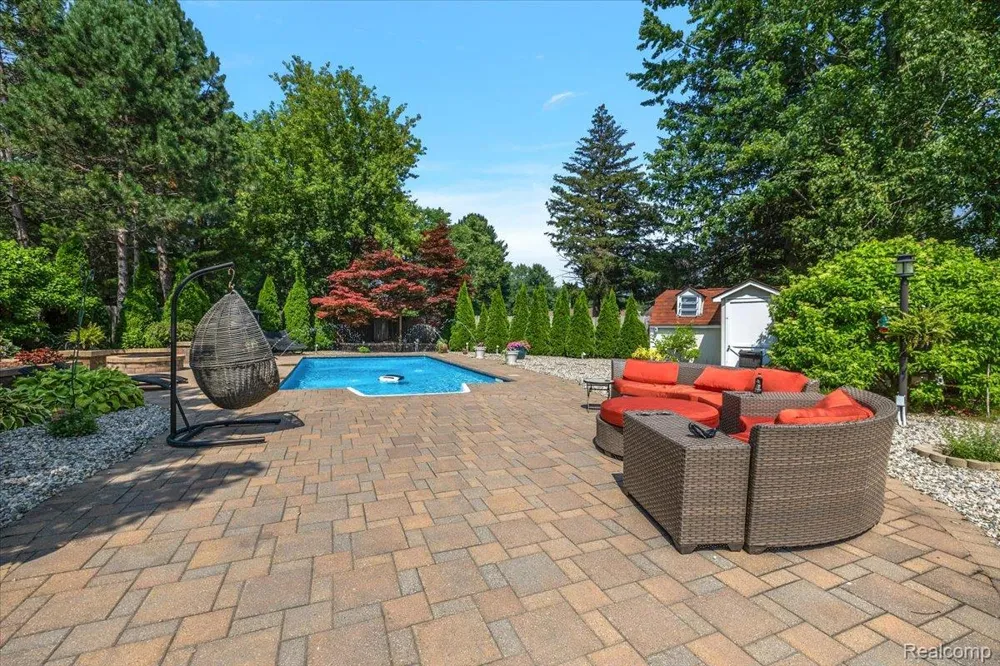 3460 Forest Meadow Court Saginaw Charter Township, MI 48603