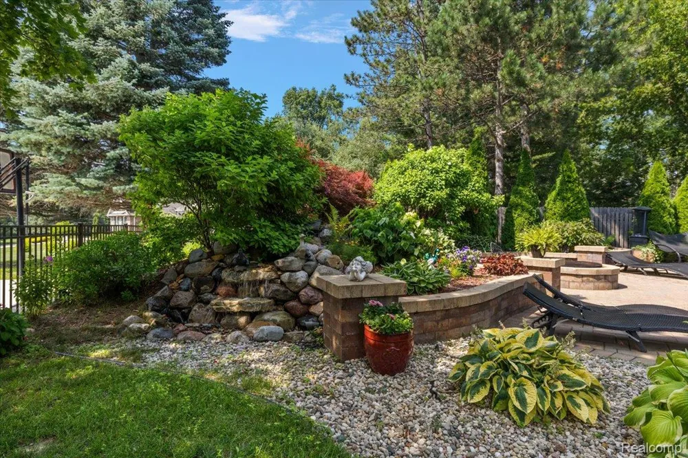 3460 Forest Meadow Court Saginaw Charter Township, MI 48603