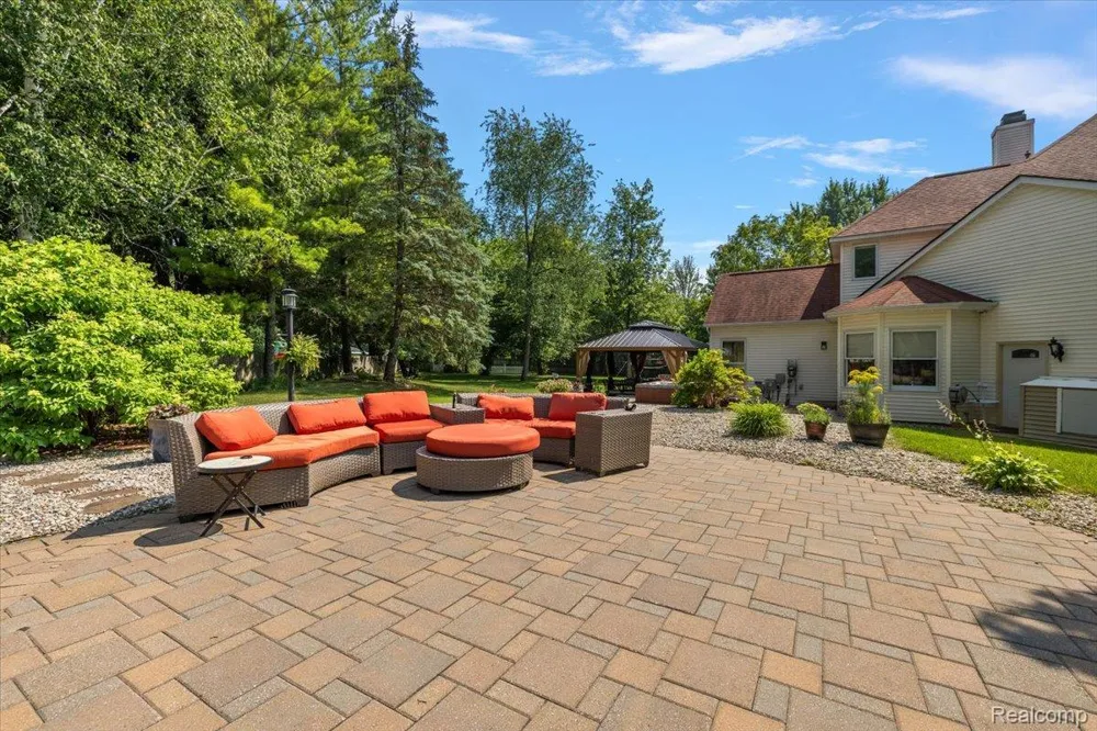 3460 Forest Meadow Court Saginaw Charter Township, MI 48603