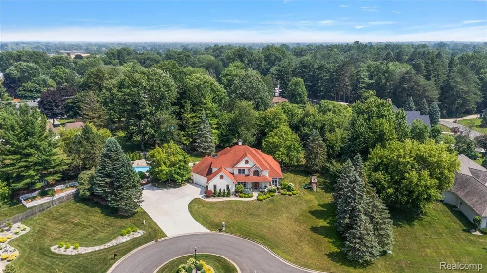 3460 Forest Meadow Court Saginaw Charter Township, MI 48603