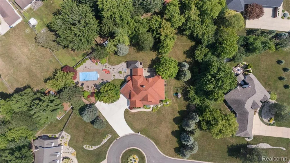 3460 Forest Meadow Court Saginaw Charter Township, MI 48603