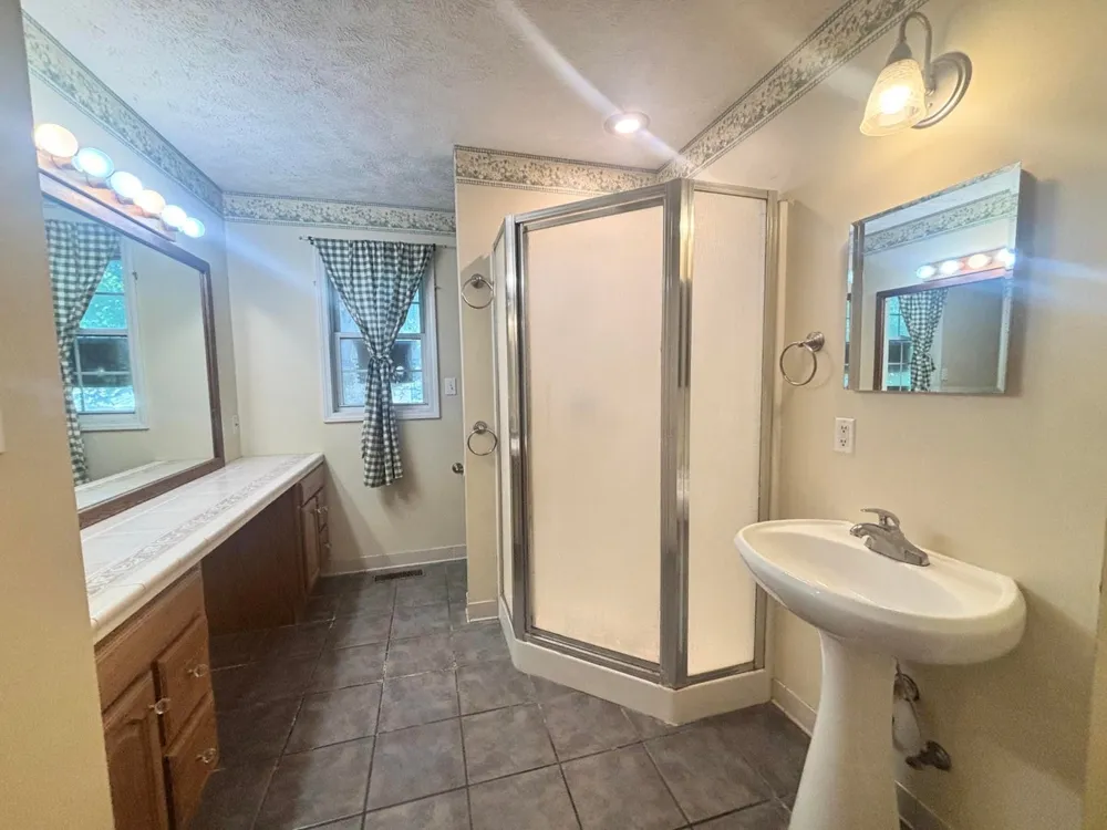 306 Brentwood St Hopkinsville, KY 42240
