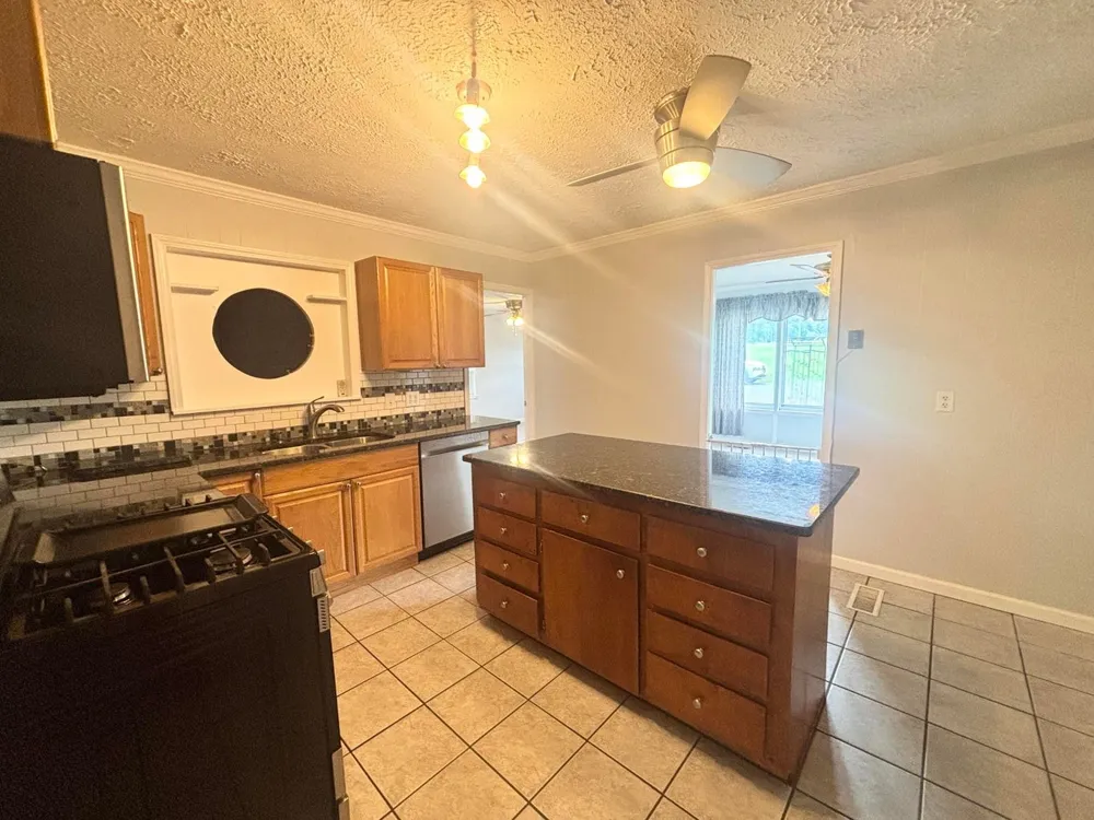 306 Brentwood St Hopkinsville, KY 42240