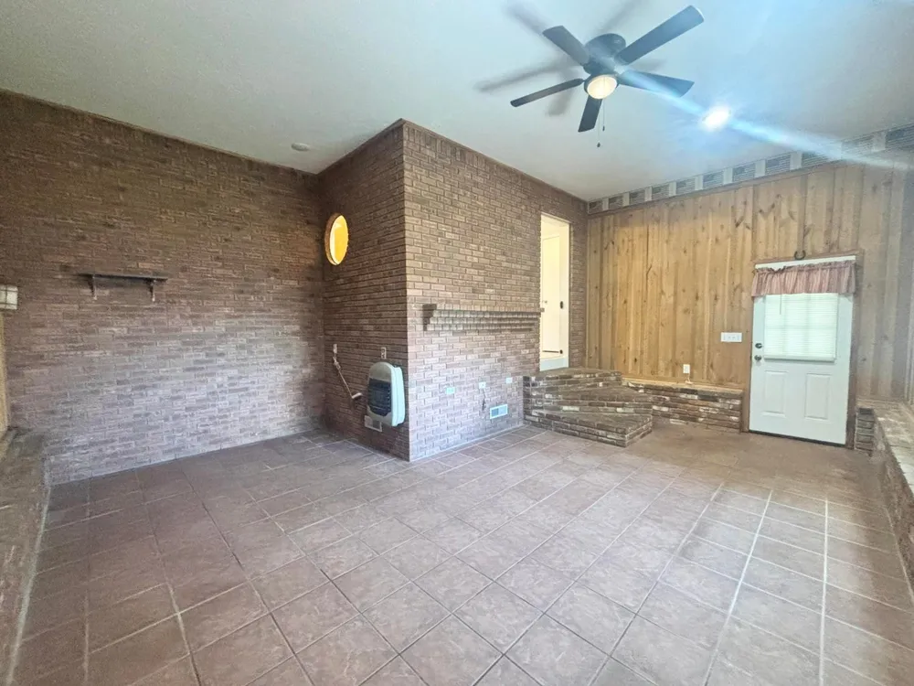 306 Brentwood St Hopkinsville, KY 42240