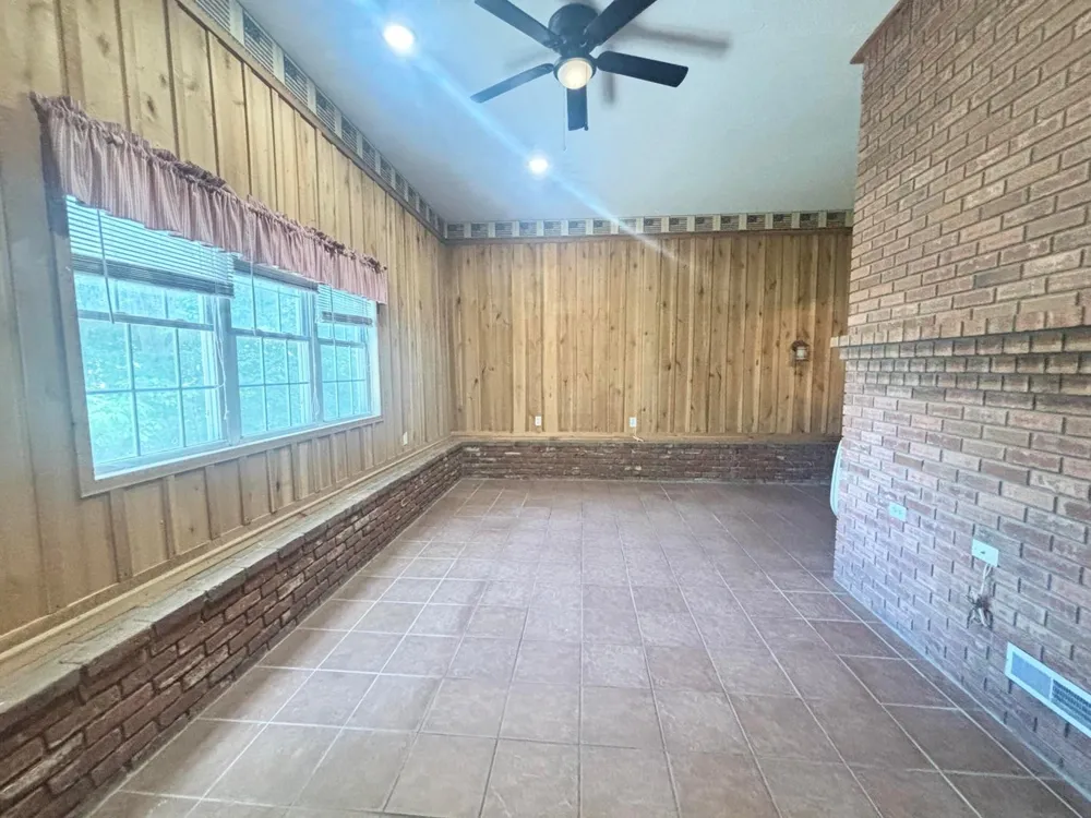 306 Brentwood St Hopkinsville, KY 42240