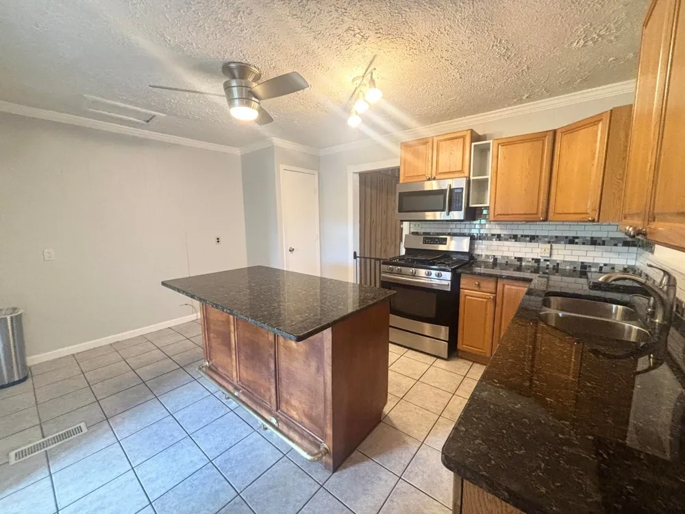306 Brentwood St Hopkinsville, KY 42240