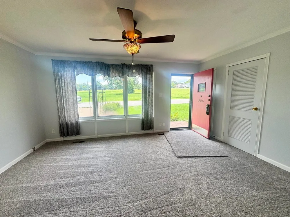 306 Brentwood St Hopkinsville, KY 42240