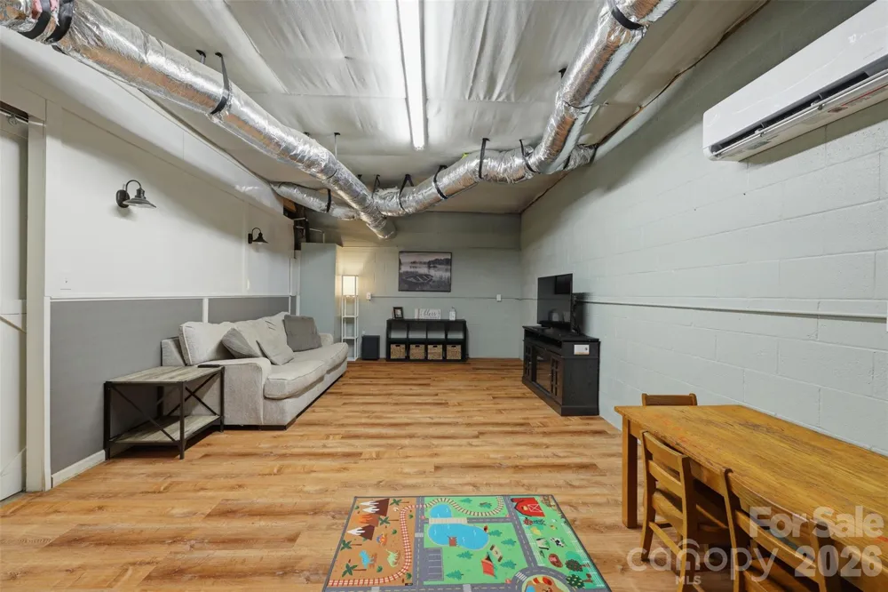 1127 Black Oak Ridge Road Taylorsville, NC 28681