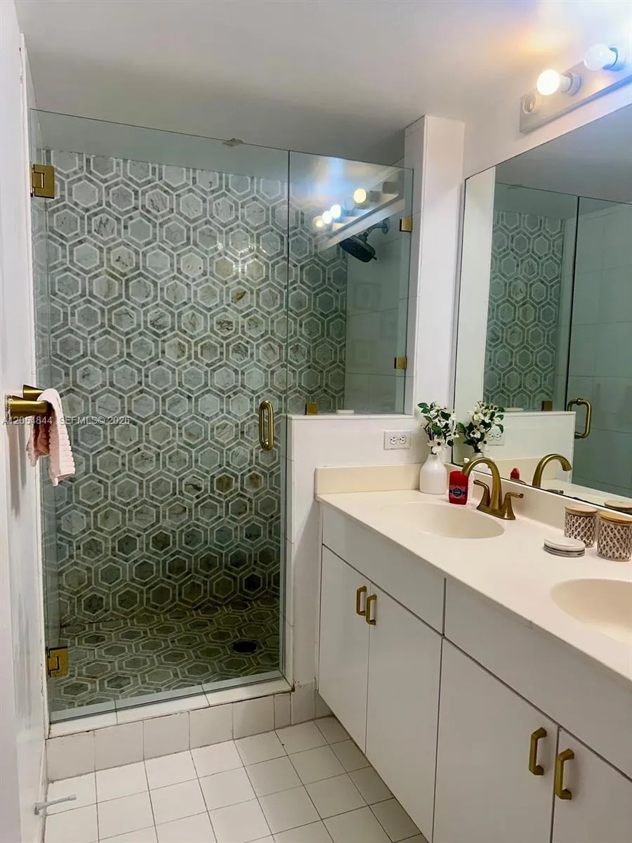 17150 Bay Rd #2412 Sunny Isles Beach, FL 33160
