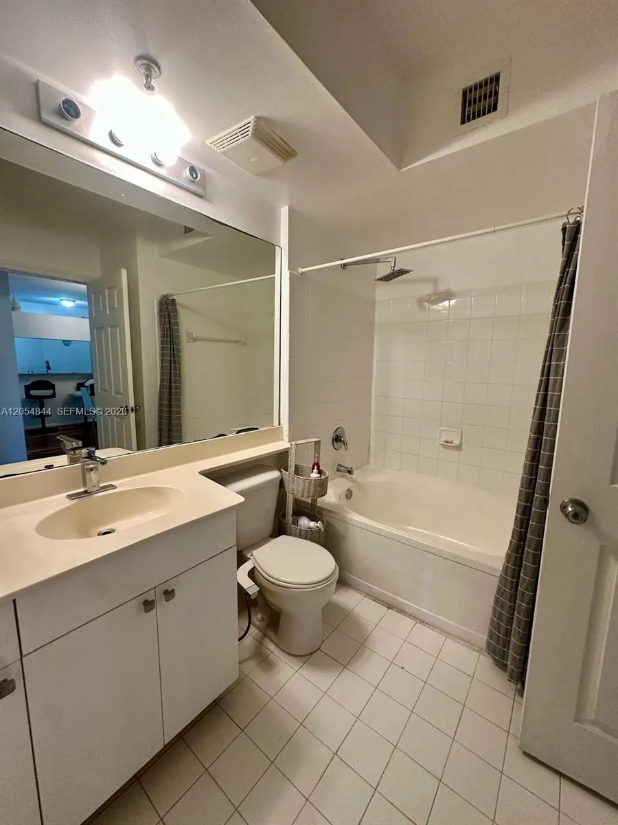 17150 Bay Rd #2412 Sunny Isles Beach, FL 33160