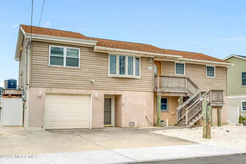 112 E Potomac Drive