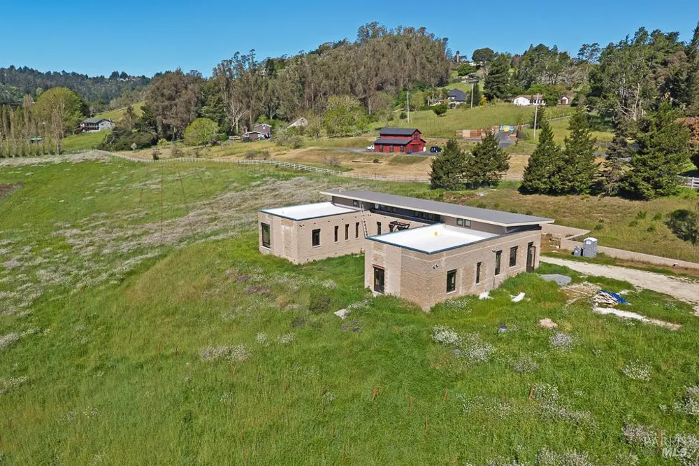 3006 Bloomfield Road Sebastopol, CA 95472