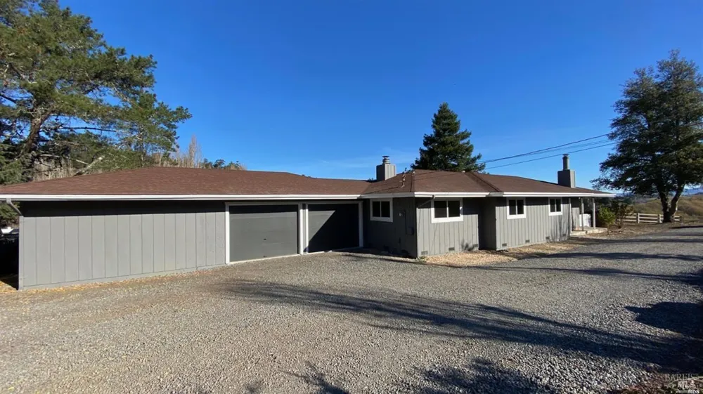 3006 Bloomfield Road Sebastopol, CA 95472