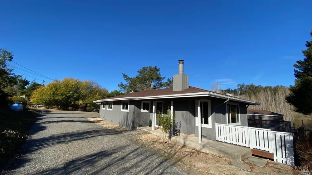 3006 Bloomfield Road Sebastopol, CA 95472