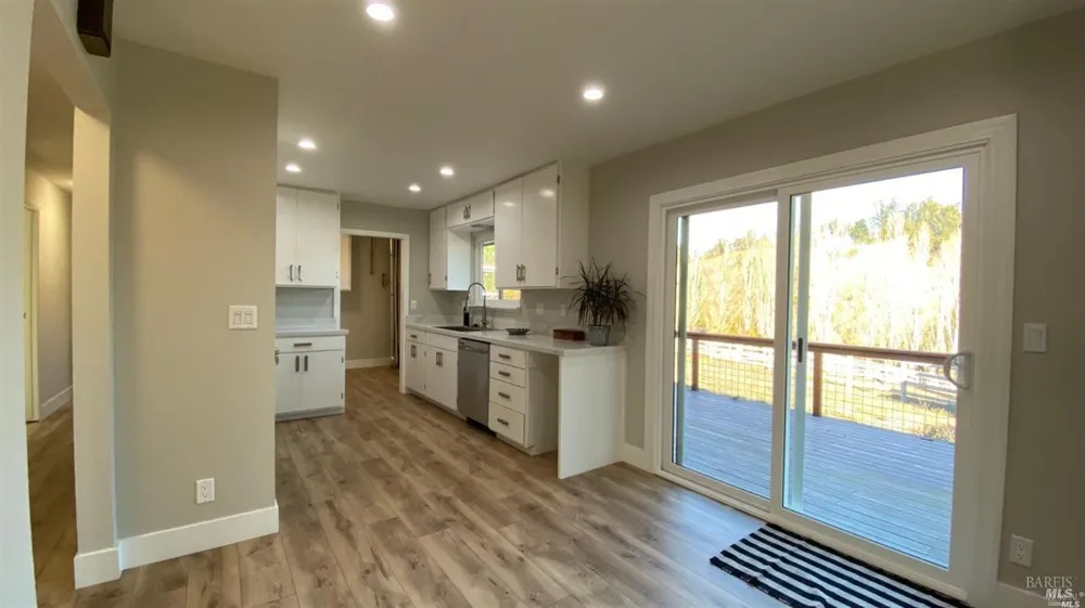 3006 Bloomfield Road Sebastopol, CA 95472