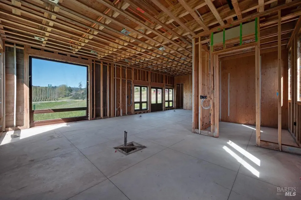 3006 Bloomfield Road Sebastopol, CA 95472