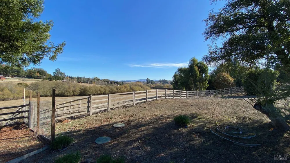 3006 Bloomfield Road Sebastopol, CA 95472