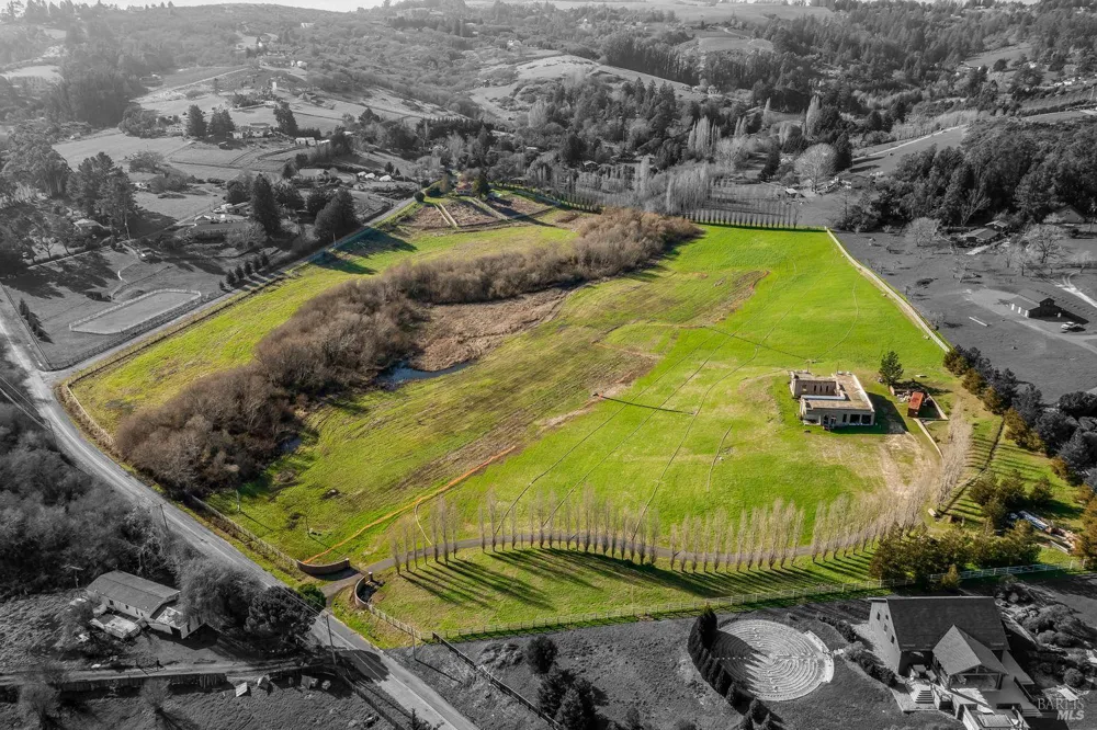 3006 Bloomfield Road Sebastopol, CA 95472