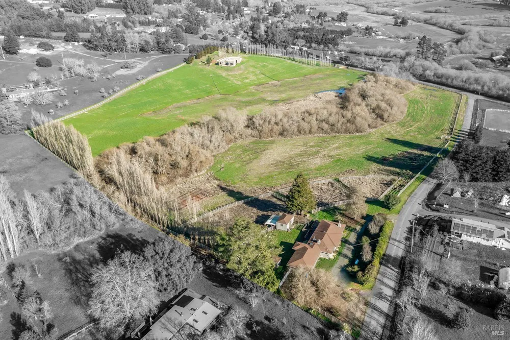 3006 Bloomfield Road Sebastopol, CA 95472