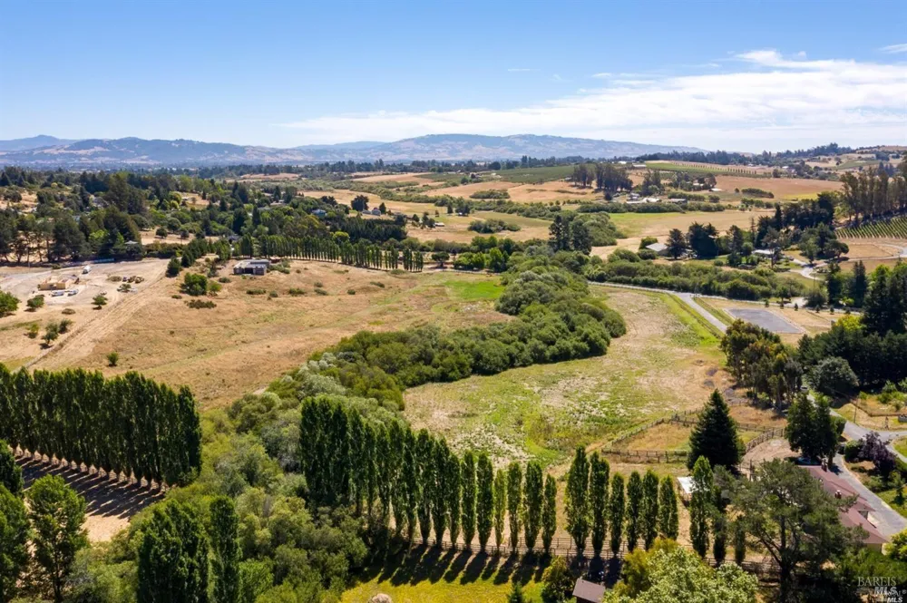 3006 Bloomfield Road Sebastopol, CA 95472