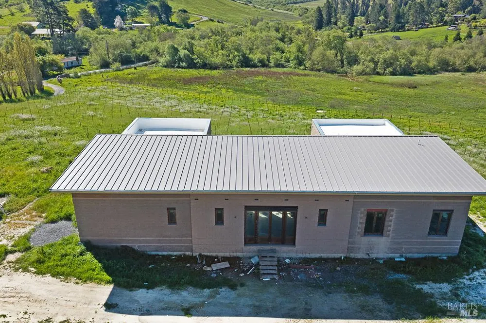 3006 Bloomfield Road Sebastopol, CA 95472