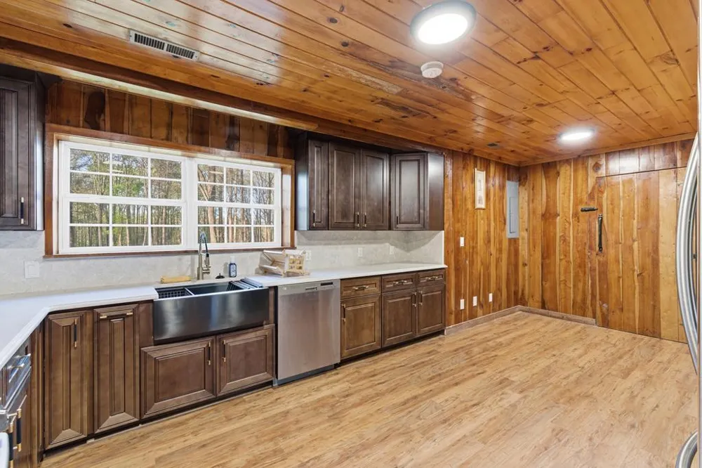 1843 Old Mobile Road McCaysville, GA 30555