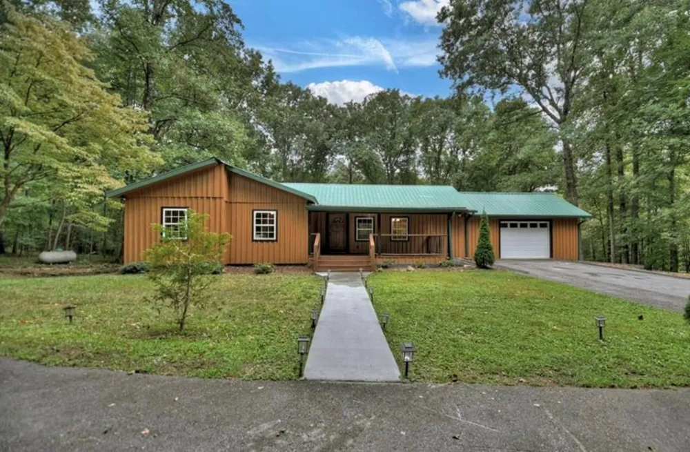 1843 Old Mobile Road McCaysville, GA 30555