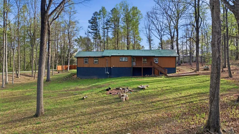 1843 Old Mobile Road McCaysville, GA 30555