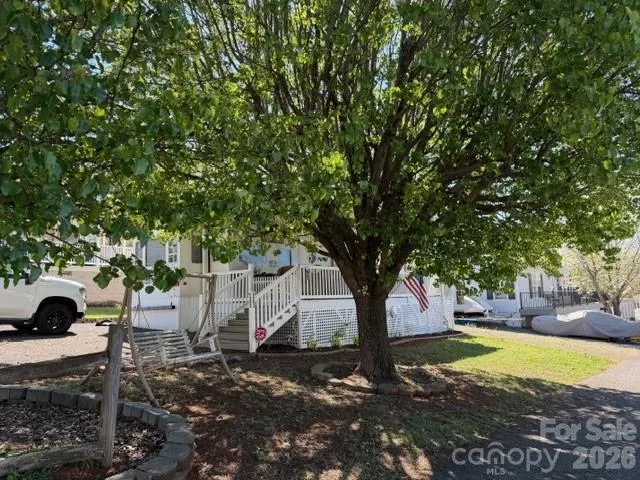 145 Grand View Drive New London, NC 28127
