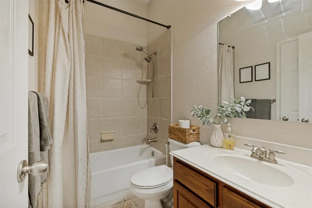 8209 Grayson Way Watauga, TX 76148