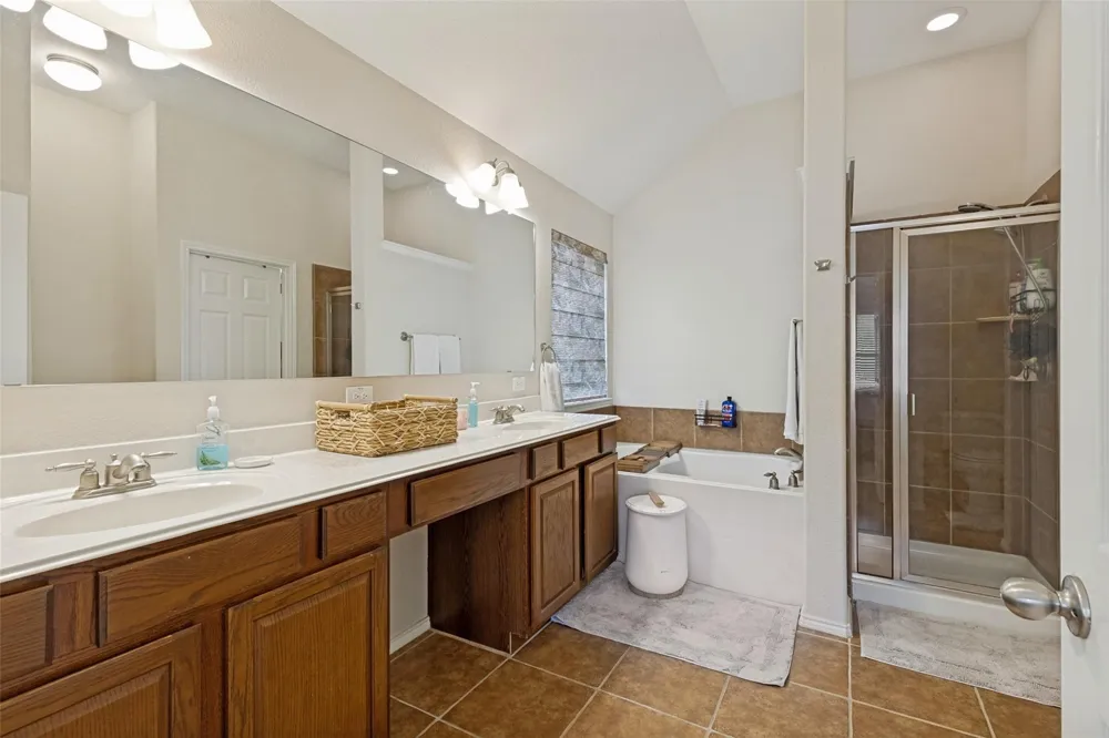 8209 Grayson Way Watauga, TX 76148