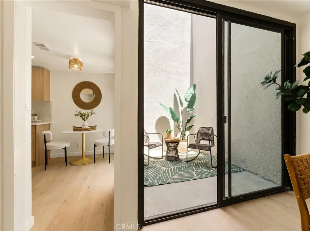 8125 Redlands Street #109 Playa del Rey, CA 90293