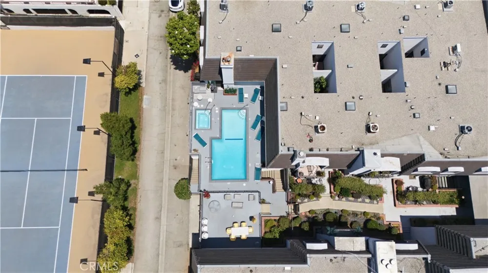 8125 Redlands Street #109 Playa del Rey, CA 90293