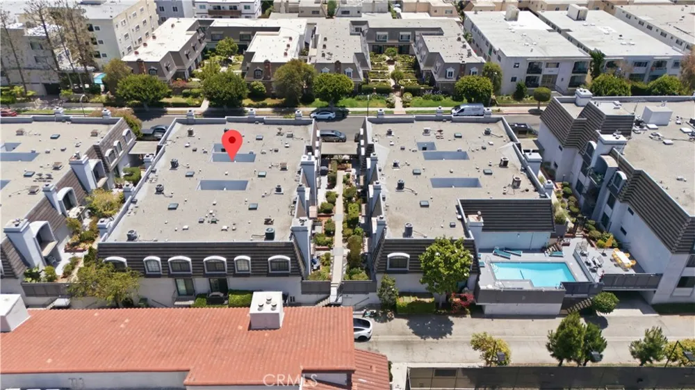 8125 Redlands Street #109 Playa del Rey, CA 90293