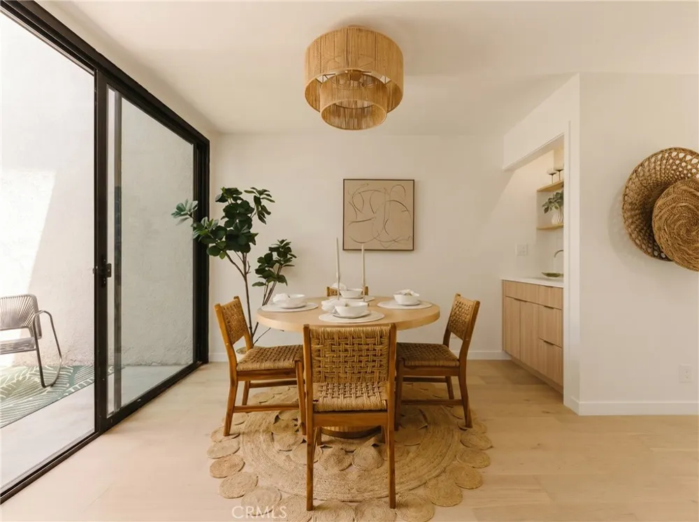8125 Redlands Street #109 Playa del Rey, CA 90293