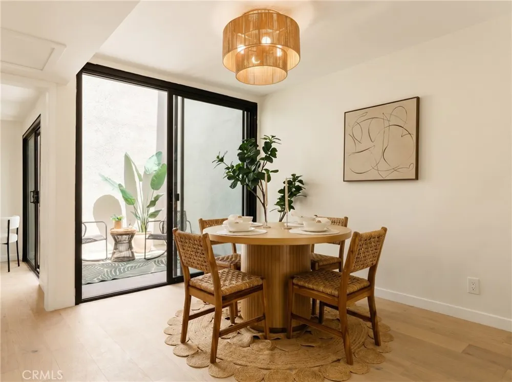 8125 Redlands Street #109 Playa del Rey, CA 90293
