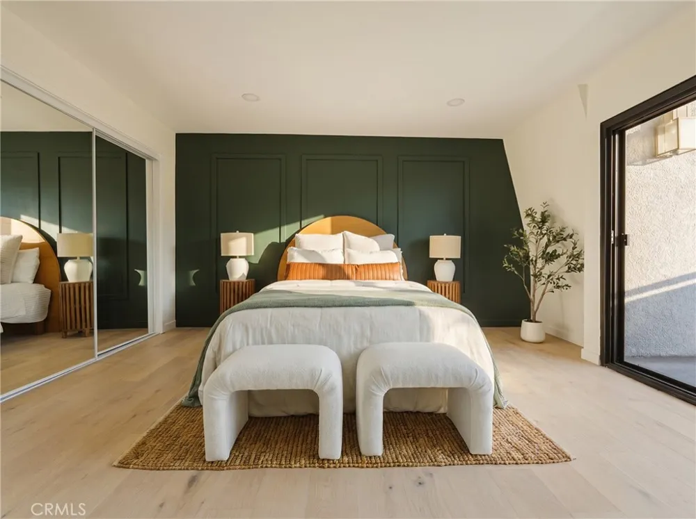 8125 Redlands Street #109 Playa del Rey, CA 90293
