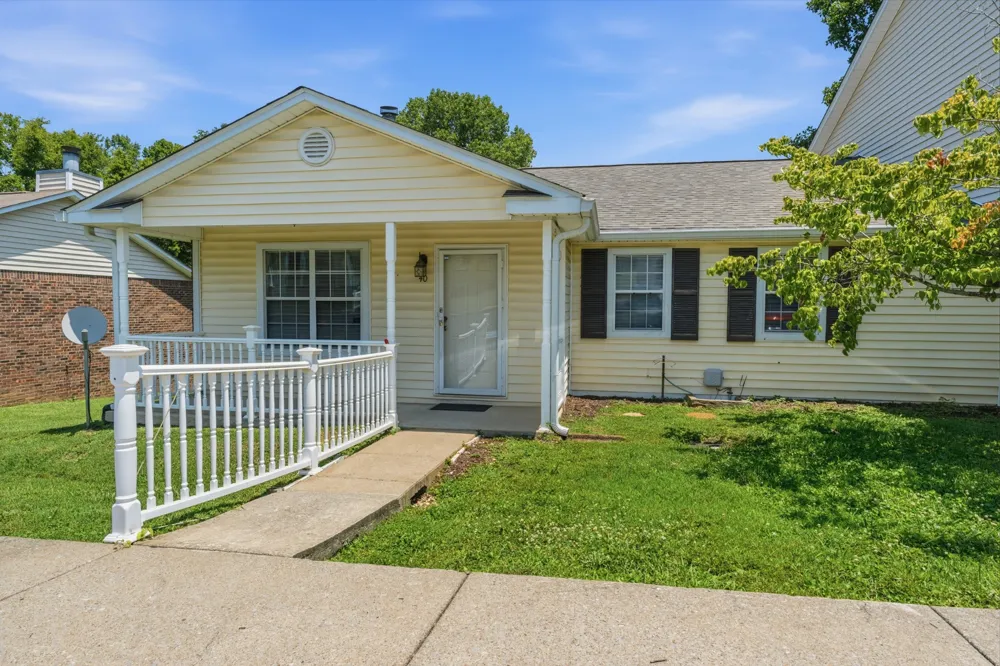 40 Rolling Meadows Dr Goodlettsville, TN 37072