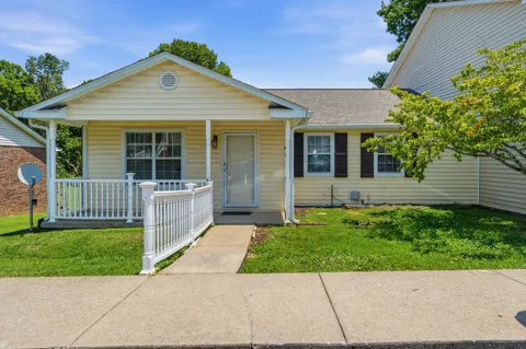 40 Rolling Meadows Dr