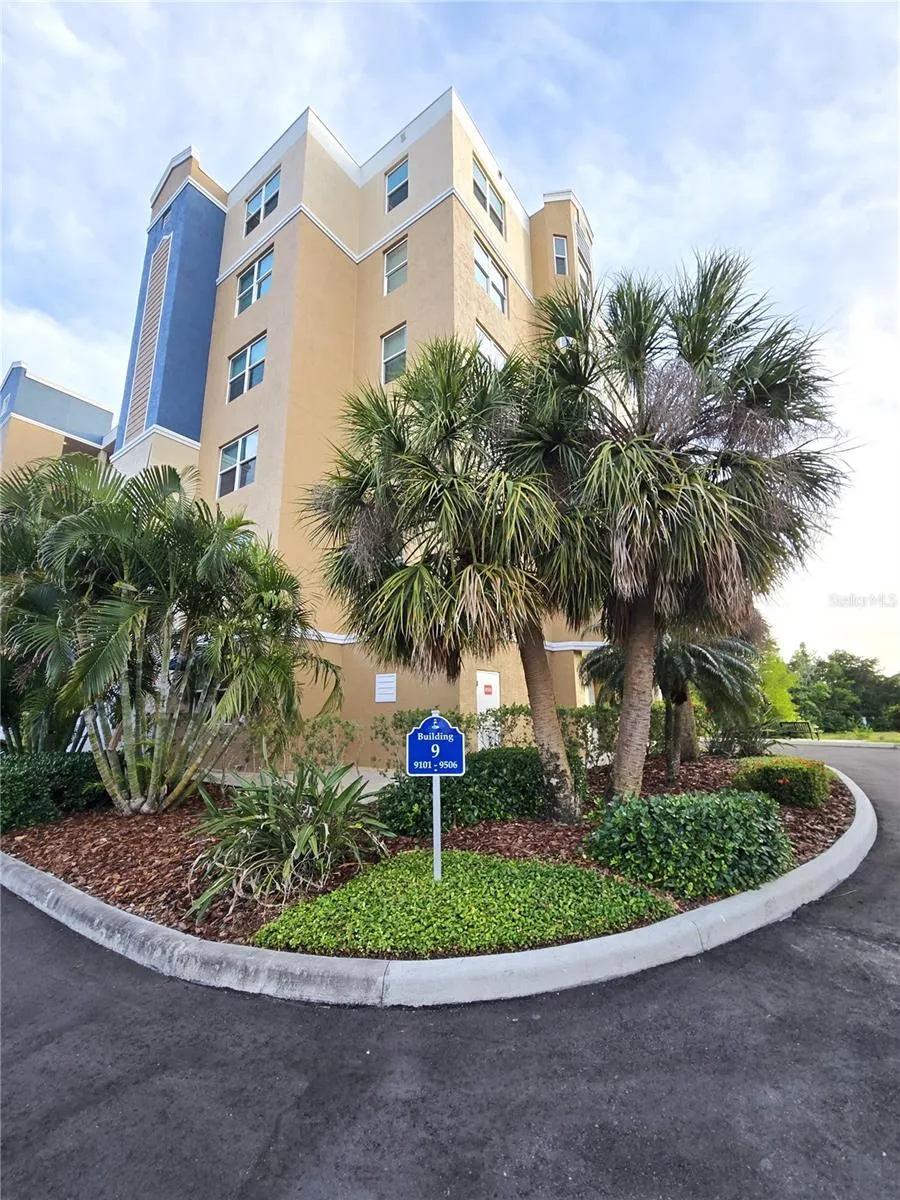 960 STARKEY ROAD #9206 Largo, FL 33771