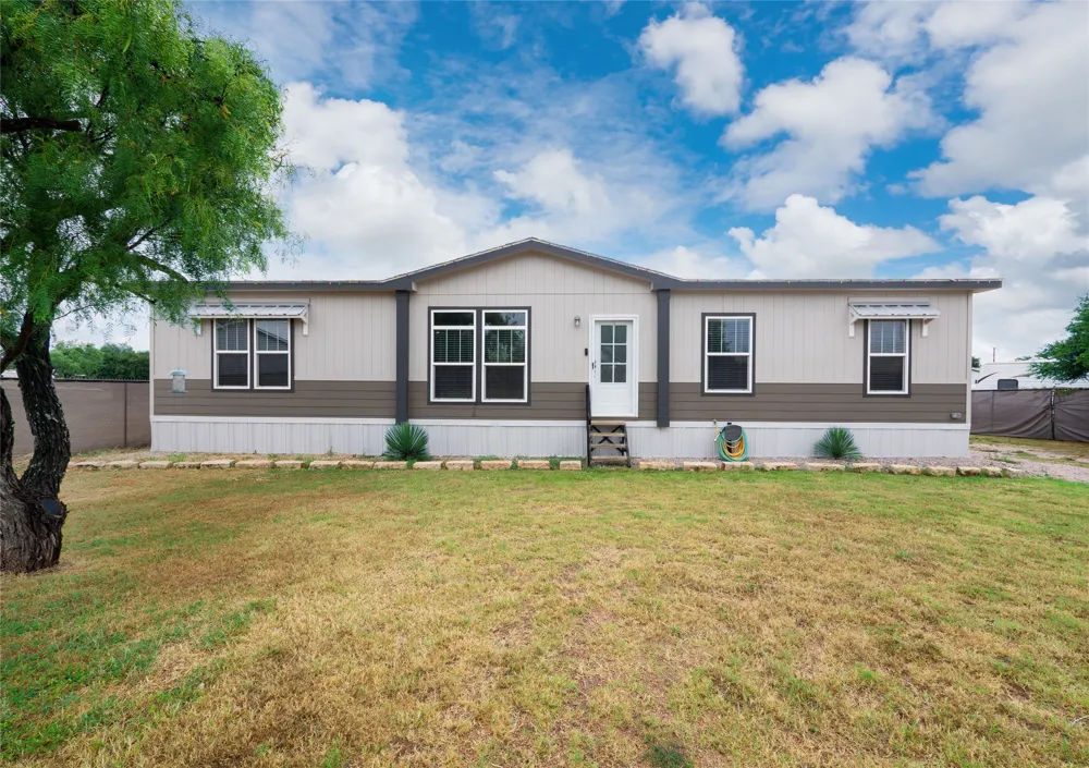 1106 Hi Line Drive Buchanan Dam, TX 78609
