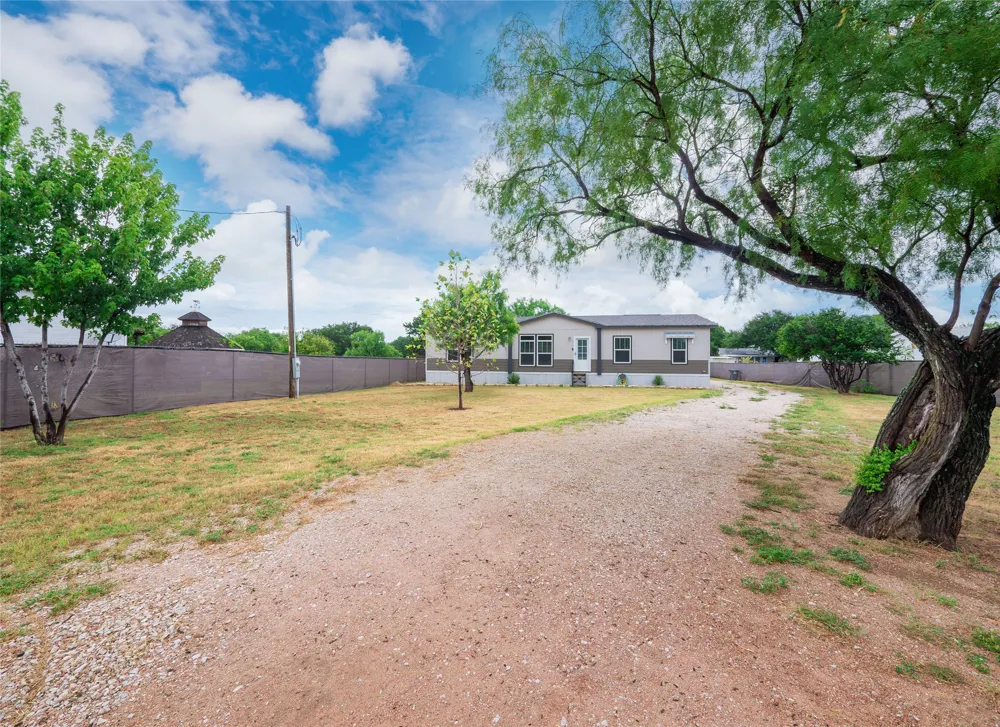 1106 Hi Line Drive Buchanan Dam, TX 78609