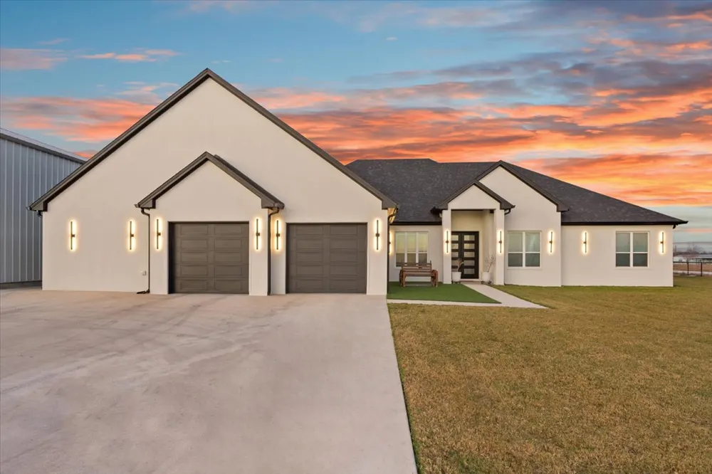 10940 Wedel Cemetery Road Rogers, TX 76569