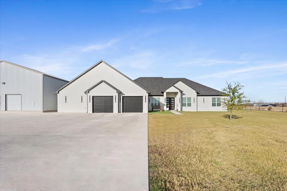 10940 Wedel Cemetery Road Rogers, TX 76569