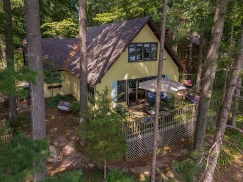 1890 Hemlock Crest Drive