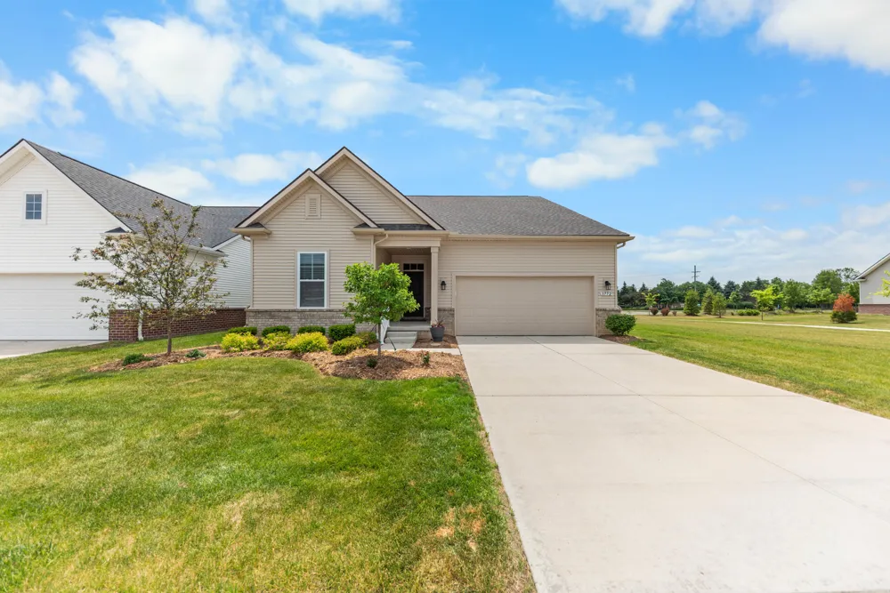 3772 Park Creek Lane Canton, MI 48188