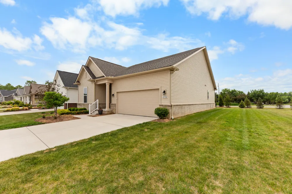 3772 Park Creek Lane Canton, MI 48188