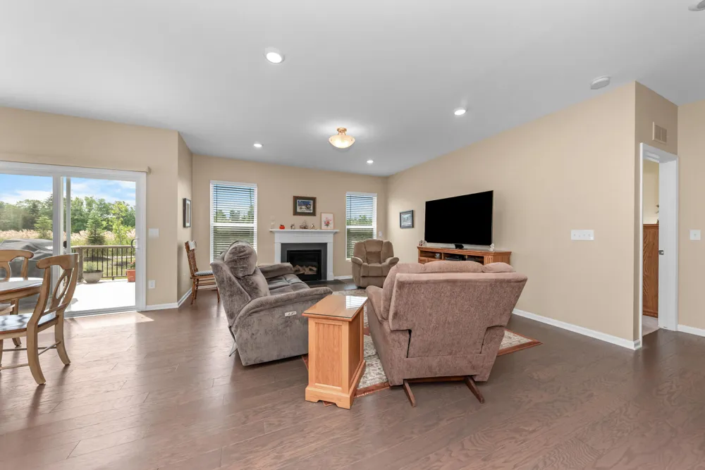 3772 Park Creek Lane Canton, MI 48188
