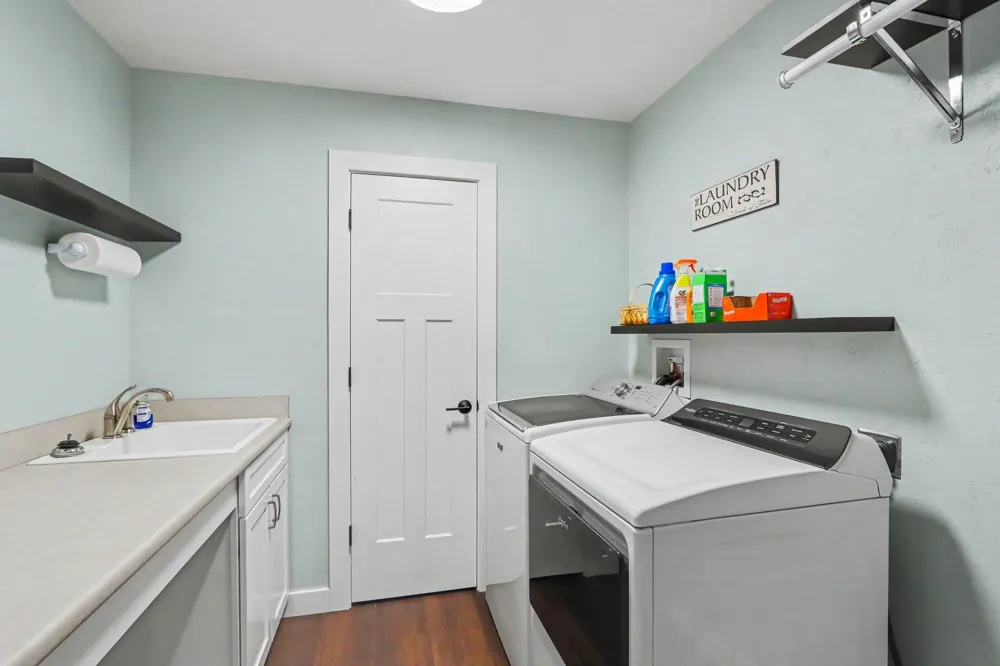 13825 Peninsula Drive Galesburg, MI 49053