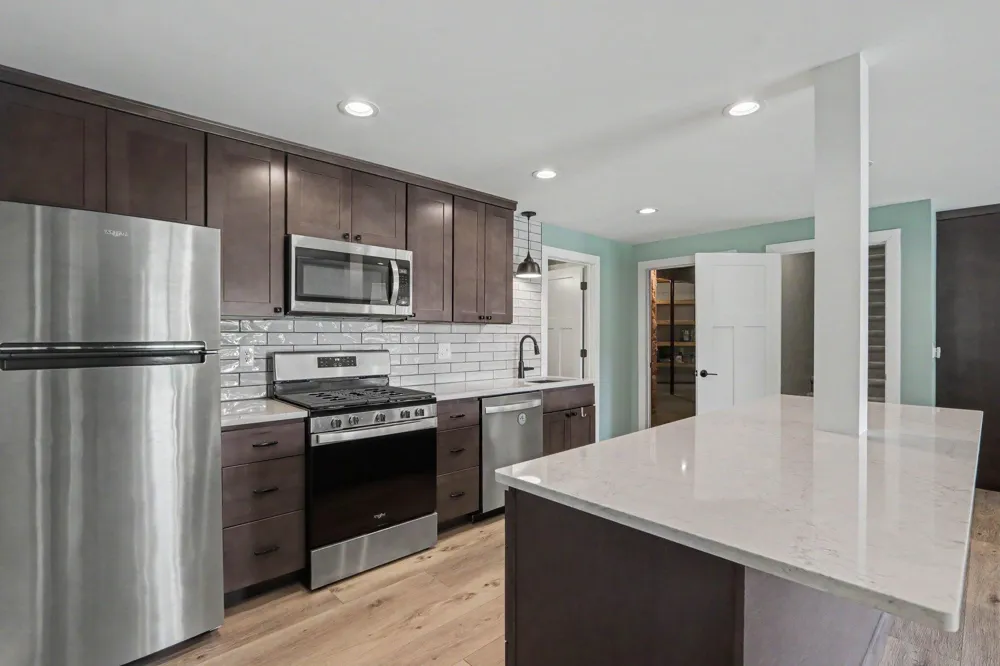 13825 Peninsula Drive Galesburg, MI 49053